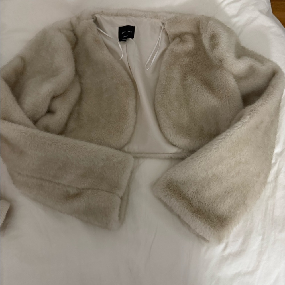 Love Tree Women's Faux Fur Jacket - Cream